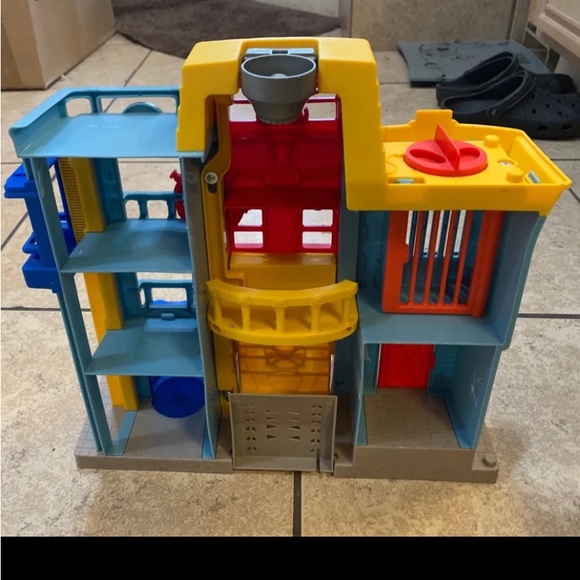 FisherPrice Toys Fisherprice Imaginext Hospital Fire Stationtoys